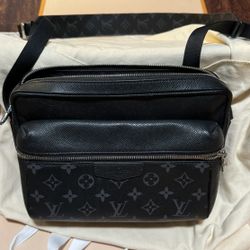 Louis Vuitton Mens Messenger Bag