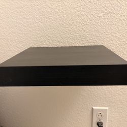 2 Floating Shelves