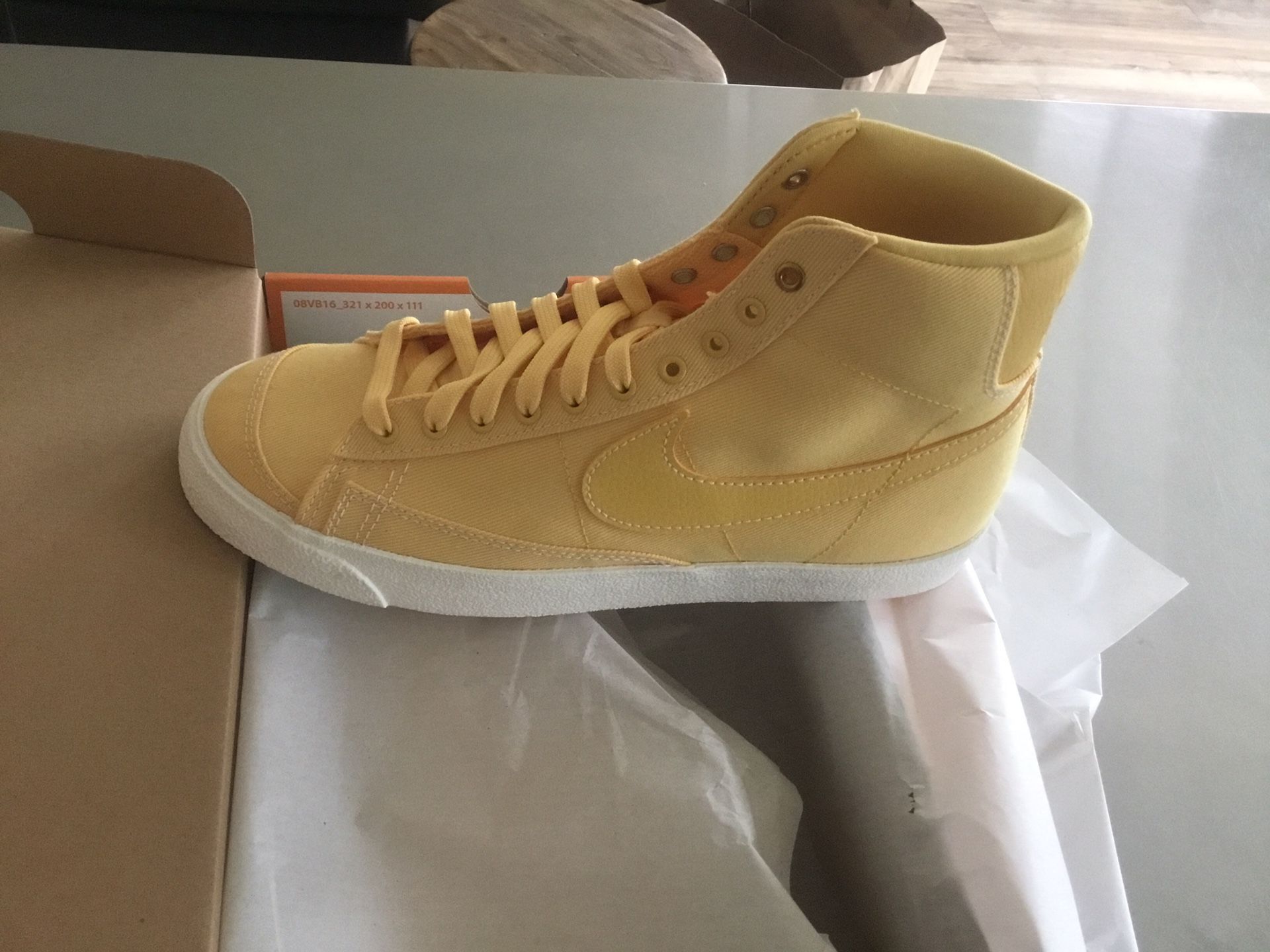 New Women’s Nike Blazer Mid’77 size 8.5