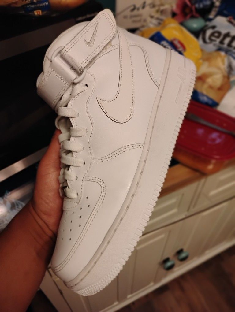 AF1 HIGH SIZE 9.5
