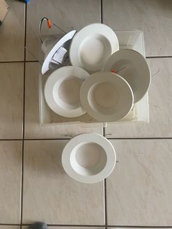 LED Recessed Lighting Kit with Trim Rings
