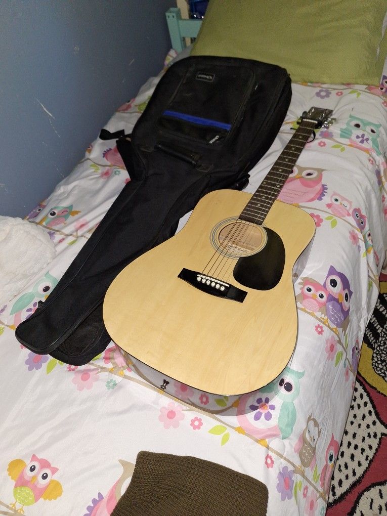 Hay Jr Guitair And Case