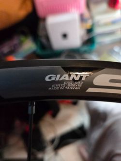 Brand new Giant front Rim SX-2 Tubeless 700c