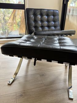 Barcelona chair/ottoman Replica