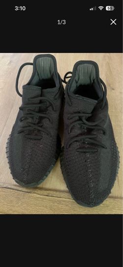 Yeezy’s Men Size 8