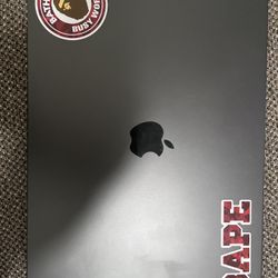 M3 16 inch MacBook  Pro (2023) 18Gb