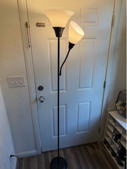 Floor lamp