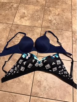Victora secret bras size 34dd $20 for both