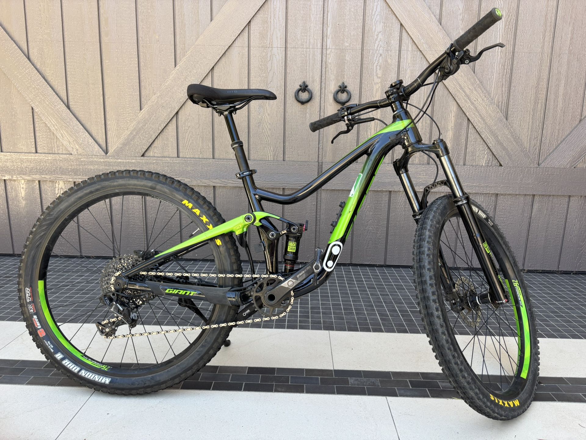 26” Full Suspension Mountain Bike With Dropper Post Upgrade Giant