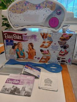 2015 Hasbro Easy Bake Ultimate Oven