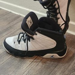 Air Jordan 9 University Blue Size 7