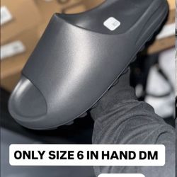 Yeezy Slides 