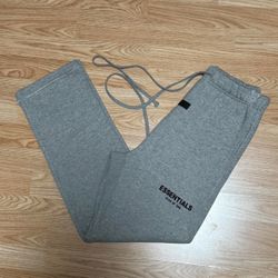 🔥 FEAR OF GOD ESSENTIALS SWEATPANTS – DARK OATMEAL – XS