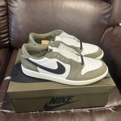 Nike air Jordan 1 Low medium Olive Size 11