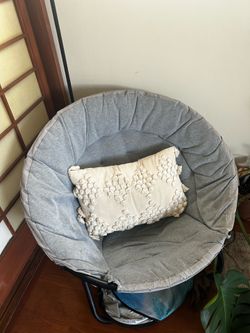 Round chair