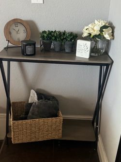 Modern entry table