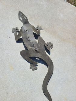 Large Metal Iguana Wall Decor Piece