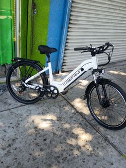 CYBERVELO EK7 ELECTRIC BIKE PEAK1000W +28MPH-RANGE 80 MILES.BATTERY 48V/25Ah. LOAD CAP. 400LBS