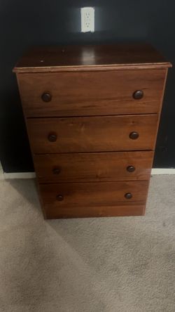 4-Drawer Wooden Dresser