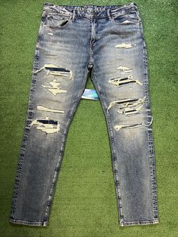 American eagle light wash distressed jeans