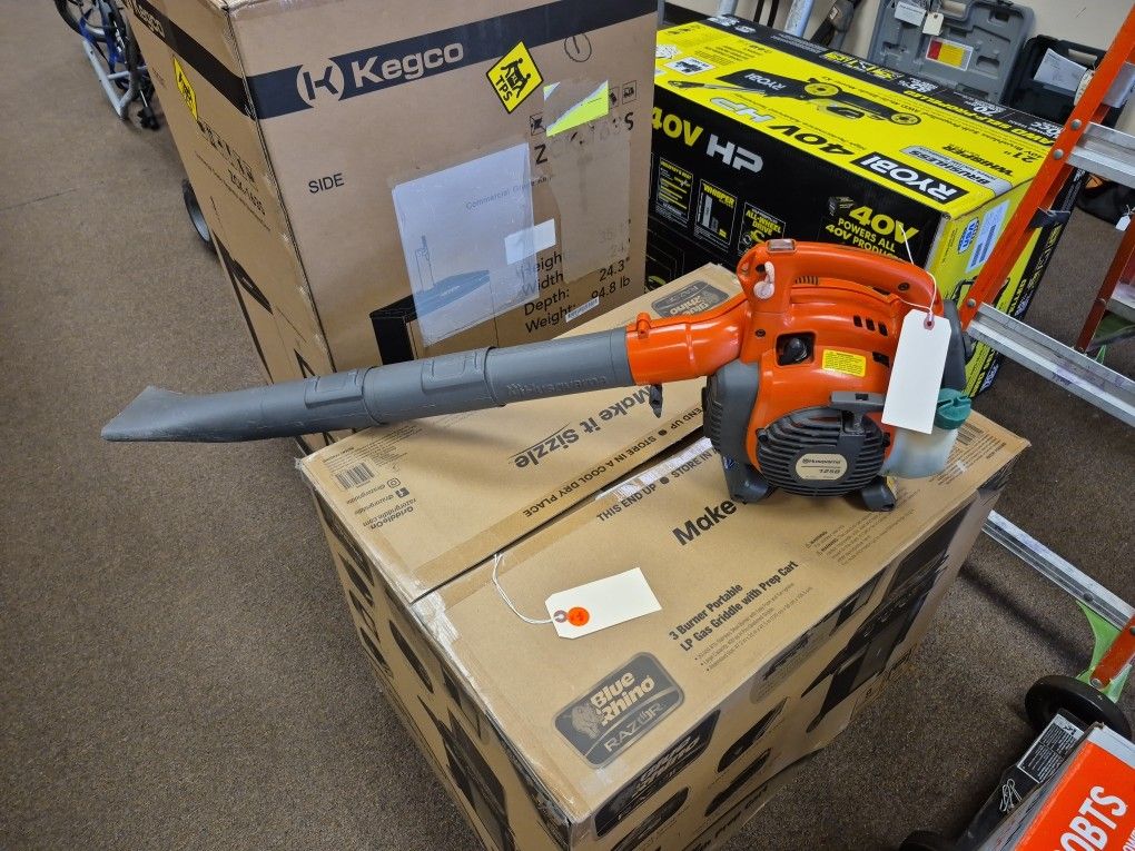 Husqvarna 125B Handheld 2 Cycle Leaf Blower 28cc