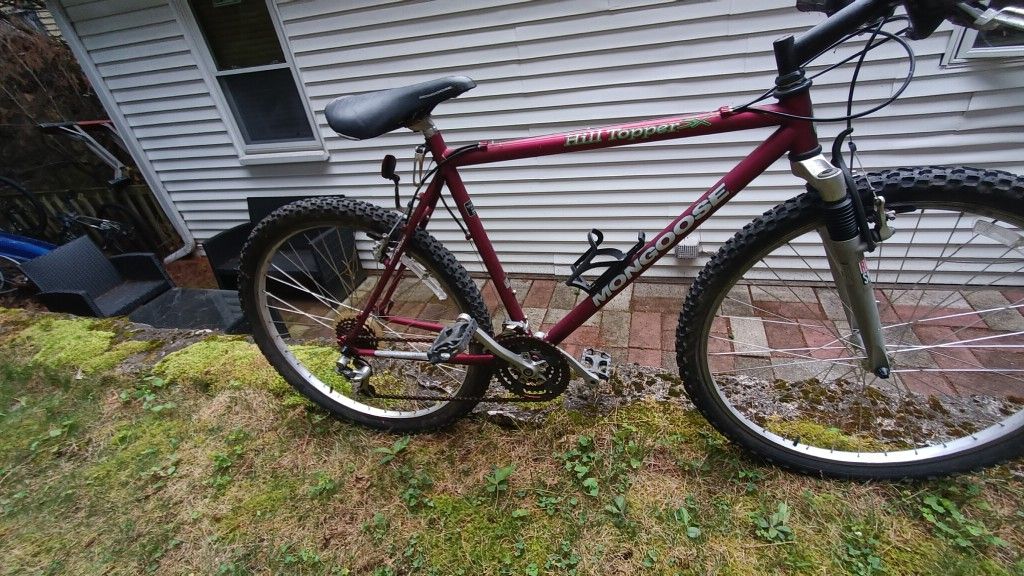 mongoose hill topper mountain bike front suspension 18.5 frame 26 inch rims