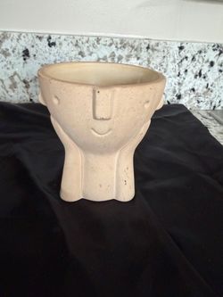 Adorable Urban Outfitters Tan Face Planter