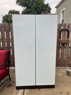 5 shells cabinet
