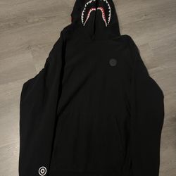 black pullover bape hoodie