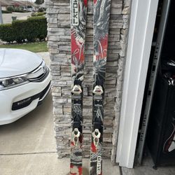 Volkl Snow skis - 177 CM