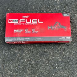 Milwaukee Fuel Hacksaw