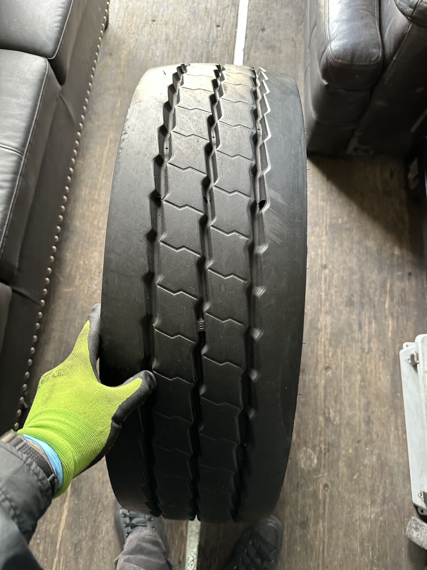 235/75/17.5 Hankook