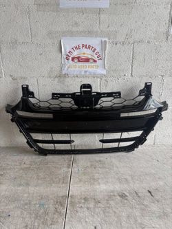 18 19 2018 2019 Honda Accord Front Bumper  Center Grille OEM 71111-TVA-A5