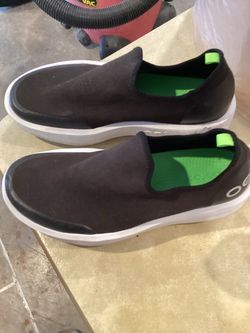 Oofos slip on shoes size 10 women’s