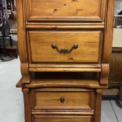 2 Sets Of Solid Wood Nightstands 