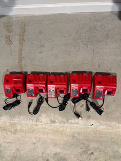 Milwaukee M18 / M12 dual battery charger