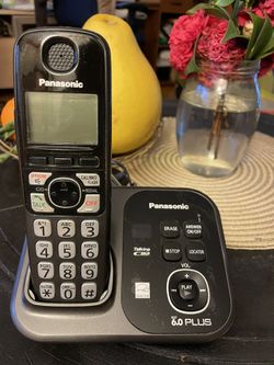 Panasonic Expandable Cordless Phone System with Call Block and Answering Machine - 1 Cordless Handsets - KX-TG4731