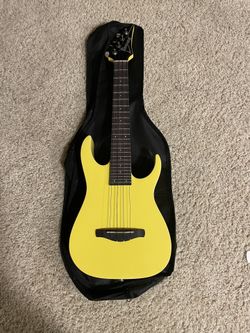 IBANEZ ELECTRIC UKELELE YELLOW
