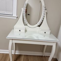 Make Up Vanity