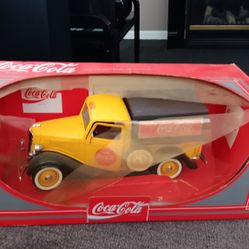 Hartoy Inc. 1979 Coca Cola Delivery Truck 1963 Die Cast 1:18 Made In France Solido