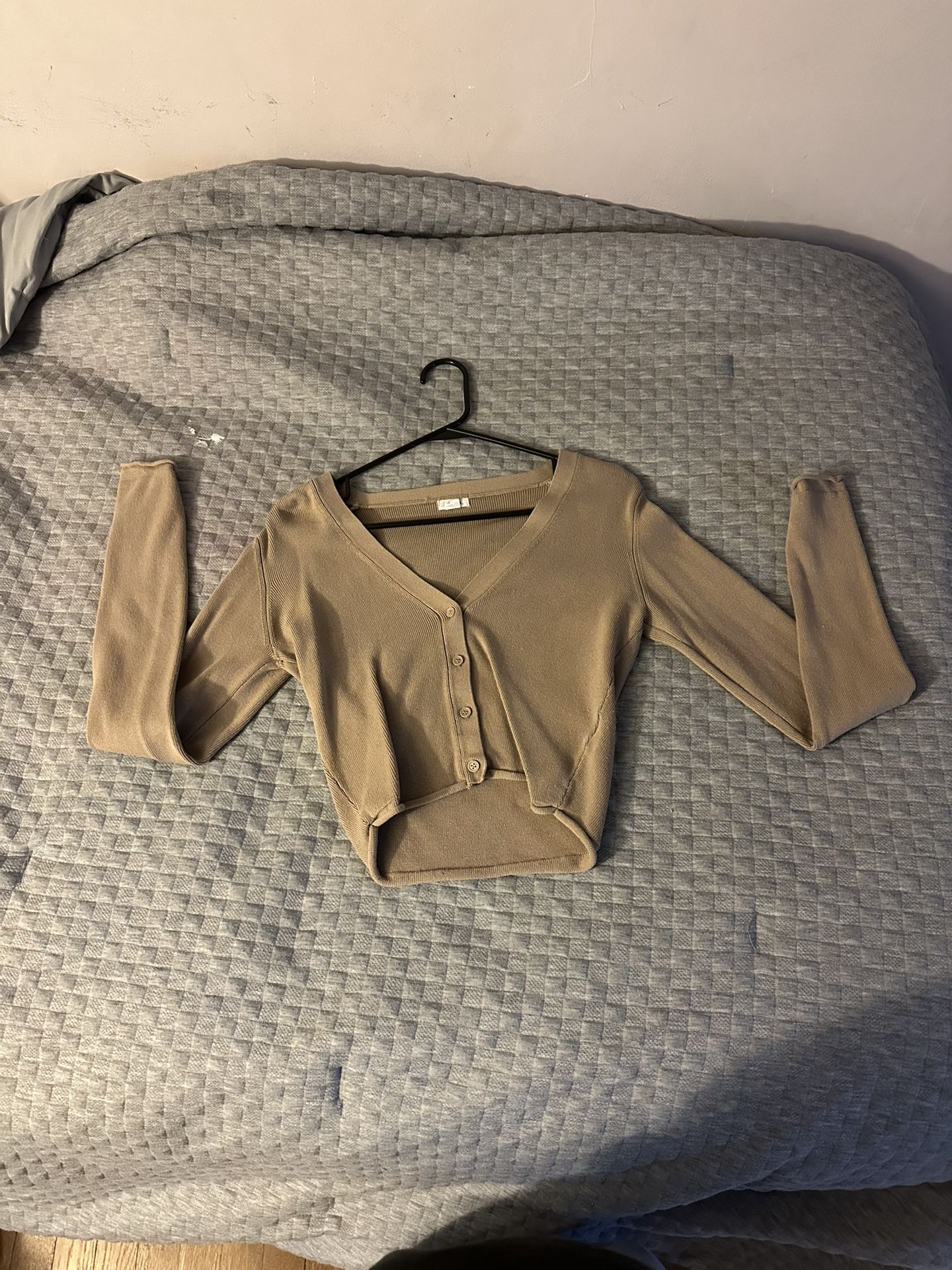 Tan and brown cardigan #cardigan #garage