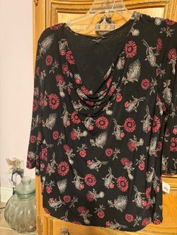 Woman’s Skirt Set