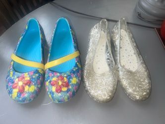 Girls shoes $2 each