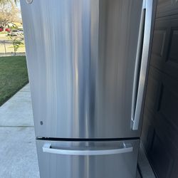 Refrigerator GE