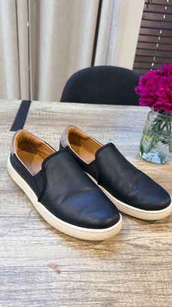 UGG Women’s Black Leather Slip-On Sneakers Size 7 Casual Shoes