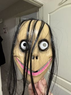 Momo Creepy Mask