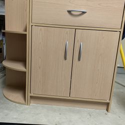 Beautiful Small Table For Kids’ Room