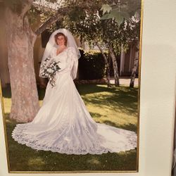Wedding Dress. Size 6. White With veil.