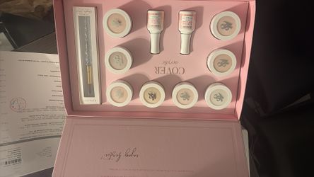 Kiara Sky set