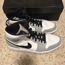 Jordan 1 Mid Light Smoke Grey